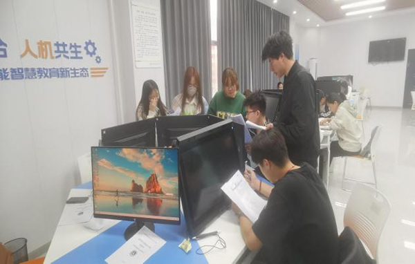 dc13b239a2214db78f8f6f76f16476df.jpg j-e.jpg