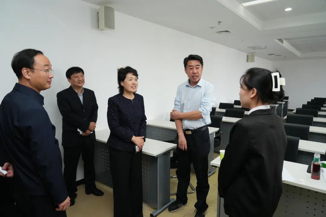 4aaf5f4b9b4443d9afffbbf7b4595338.jpeg cwe.jpeg