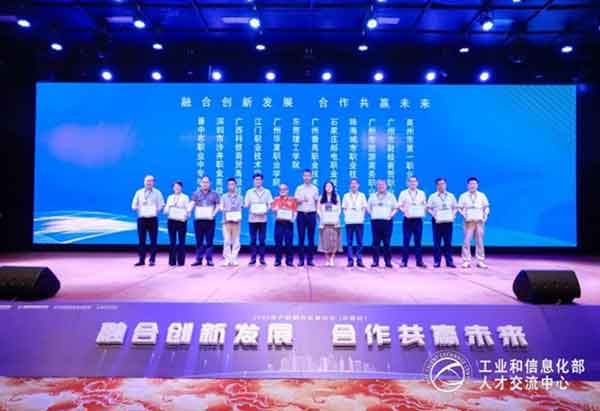 2c8d522011e44c2eb5af99b8729ffc32.jpg 16861689553596_.jpg