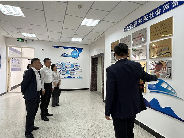 1da9c400a09f4a889727d4cb0f69d7c6.jpg 呼和浩特1.jpg