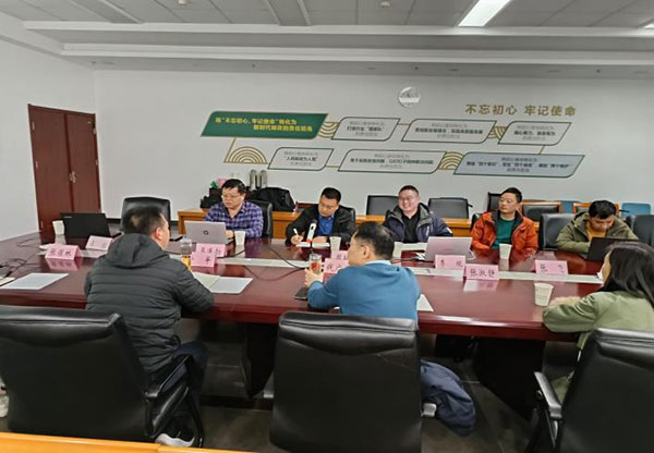 6a09363499964f2191a988744052f1e2.jpg ef1.jpg