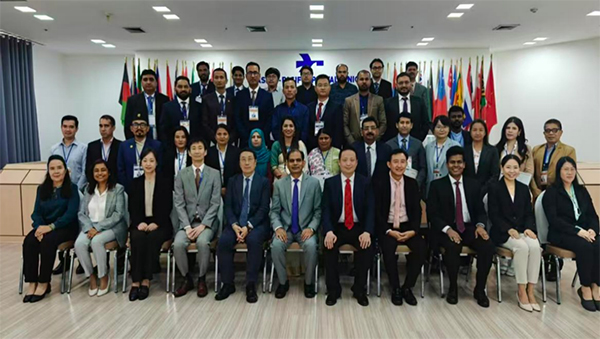 ed9e7ef7acee44f5a1614d87f0663ee0.jpg 31951743646817_hd.jpg